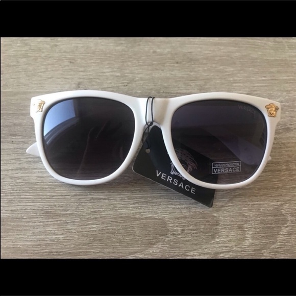 Versace Accessories - NWT✨VERSACE Unisex Plastic Sunnies✨LAST PAIR!!✨